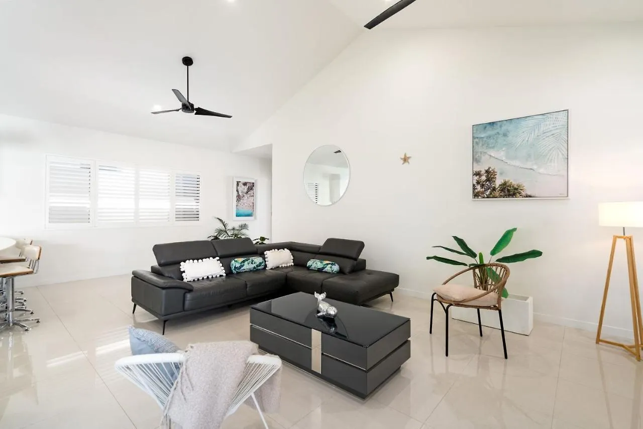Holiday home Belle Escapes 100 Cascade Villa Palm Cove Australia