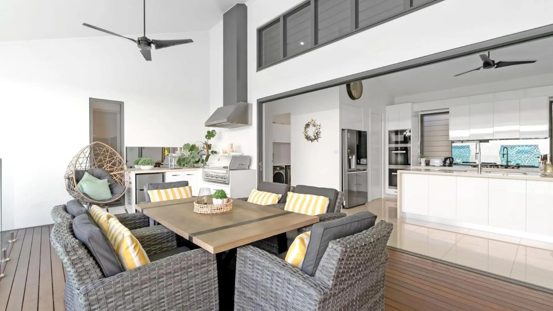 Belle Escapes 100 Cascade Villa Palm Cove Holiday home