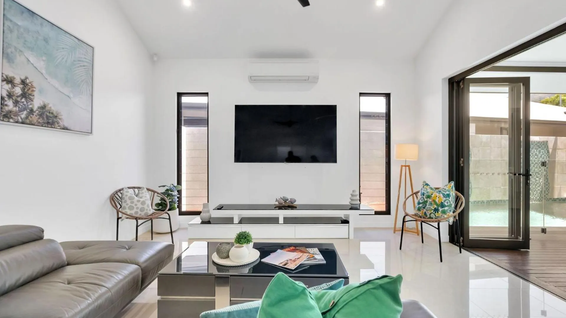 Belle Escapes 100 Cascade Villa Palm Cove Australia